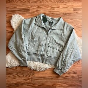 Wild Fable Sage/Light Green Cropped Jacket NWT Large